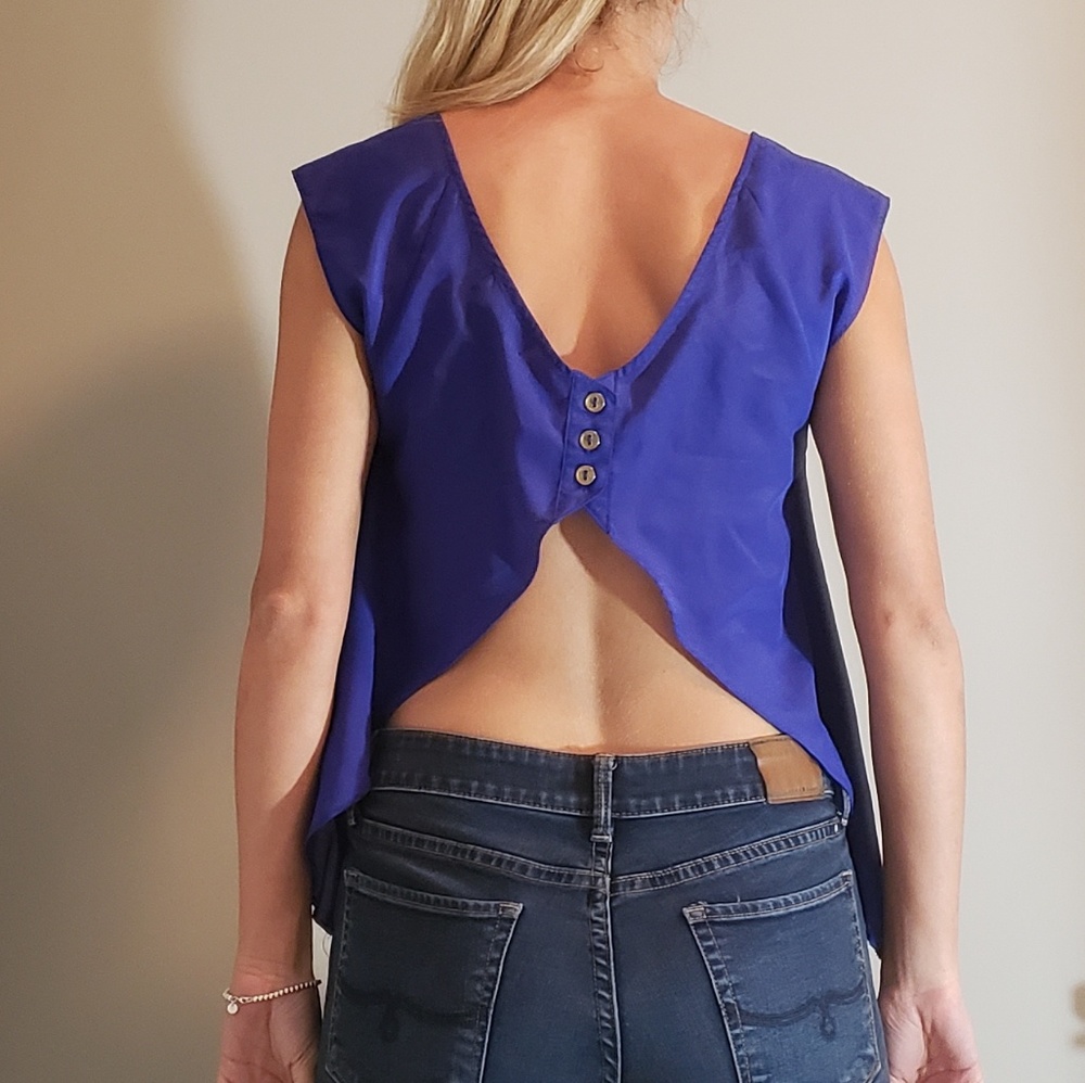 Backless top shirt